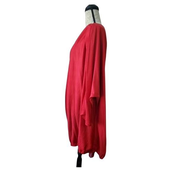 ✨ Lane Bryant Red Asymmetrical Poncho Top – Size 26/28 l Poshmark ✨ - Picture 3 of 10